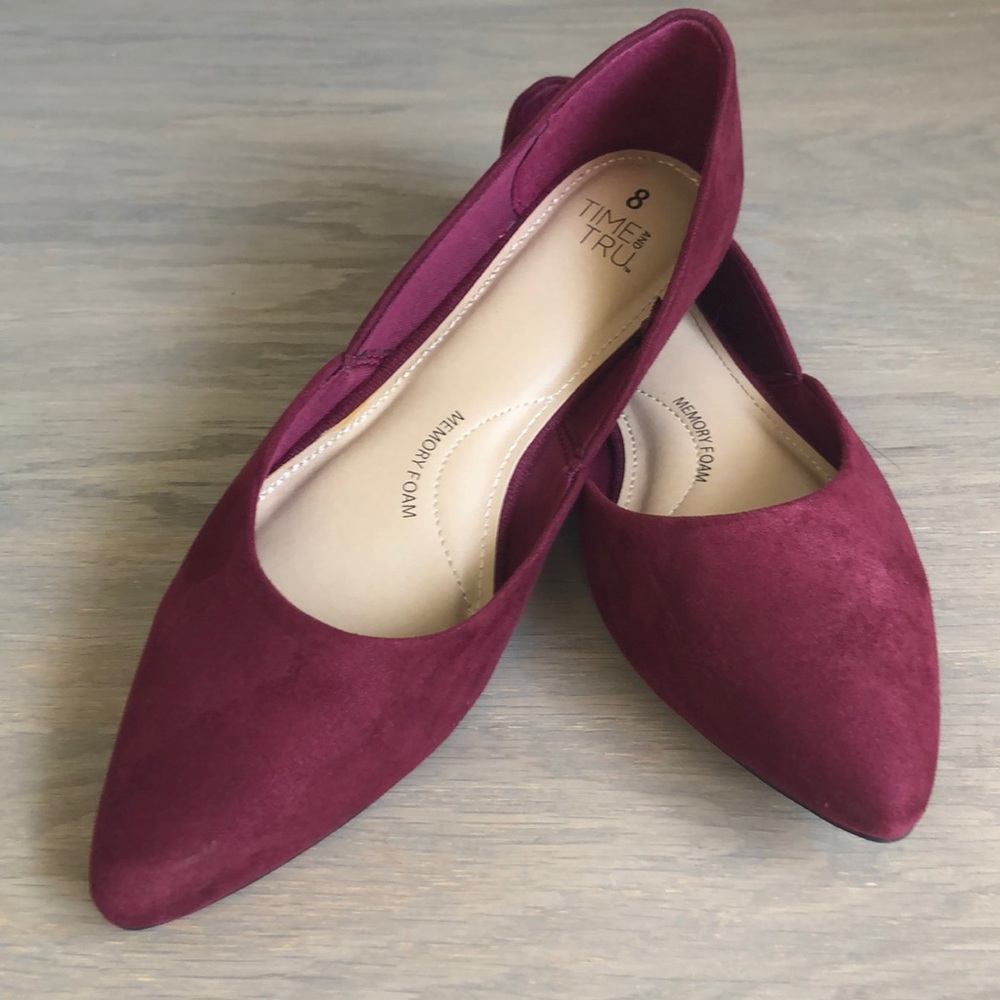 Time & Tru pointy toe flats